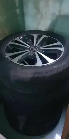 Velg + Ban Original All New Terios R.17 4 Pcs