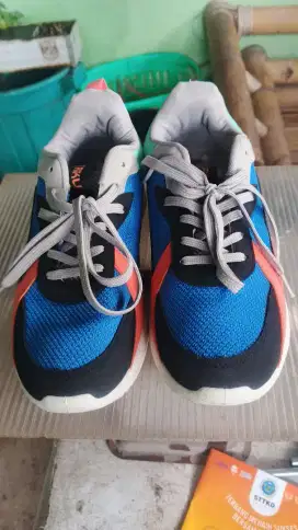 Sepatu aerostreet riku