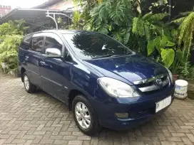 Toyota Innova 2.0 V 2004 Bensin M/T