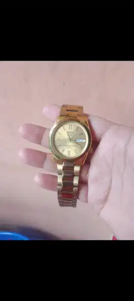 Di jual jam tangan wanita merk SAIKO