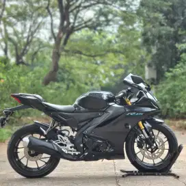 YAMAHA R15 V4 BLACK 2022 KM 11K PAJAK HIDUP