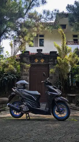 VARIO LED OLD 125 HITAM 2015