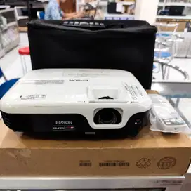 Proyektor EPSON EB X100 2600 Lumens XGA 2jutaan Gambar Jelas Terang