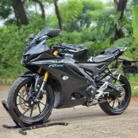 YAMAHA YZF R15 V4 BLACK 2022 KM 11K PAJAK HIDUP