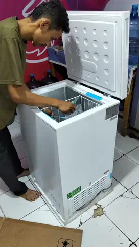 Di jual frezer bekas masih mulus