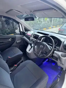 Nissan evalia xv AT