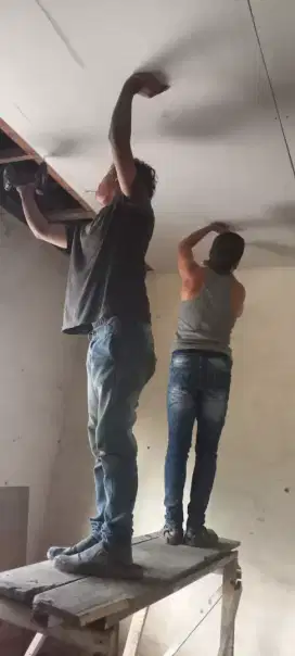Layanan jasa atap bocor,dak rembes,renovasi rumah, keramik,flapon dll