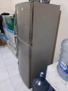 Dijual kulkas samsung
