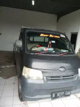 Jasa antar jemput barang menggunakan mobil