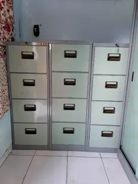 Filing kabinet lion