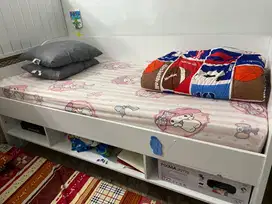 Tempat tidur Anak