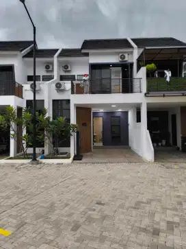 Rumah 2 lantai siap huni di karawaci cukup bayar 10jt