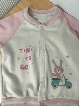 Jaket Anak Perempuan Warna Pink Untuk Usia 4 Tahun