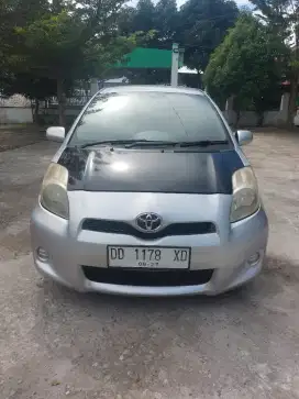 Yaris J M/T 2012