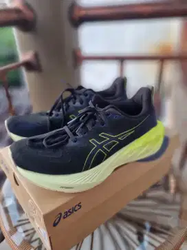 Sepatu Lari Asics Novablast 4