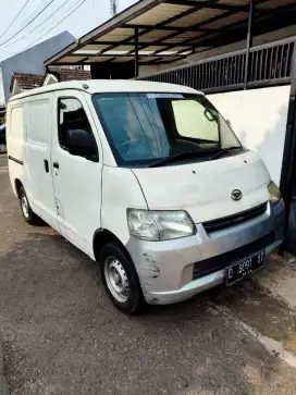 Grand max blind van 2016