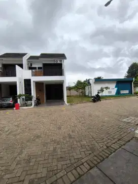 Rumah dijual siap huni di karawaci akses tol karawaci