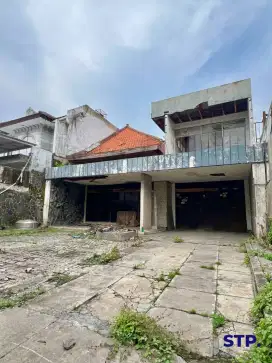 Cocok untuk usaha! Rumah komersil di Jalan Wijaya Kusuma Surabaya