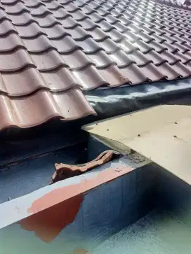 Tukang atap bocor ganti atap rumah