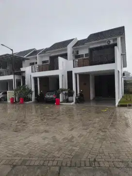Rumah 2 lantai cuma bayar 10jt langsung huni akses tol karawacii