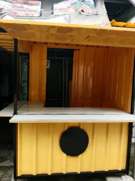 Booth container