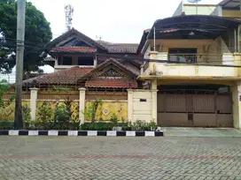 DIJUAL RUMAH SATELIT UTARA HOOK ROW JALAN LOSS 3 MOBIL