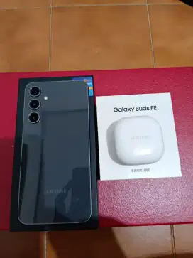 Samsung s23 FE  ( Bonus Galaxy Buds FE (