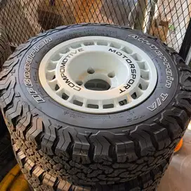 Ban BF Goodrich Ko2 215/75/15 bonus velg rep compomotive 5x139.7