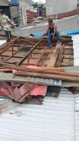 Tukang atap rumah bocor, rembes, renovasi rumah, atap baja ringan dll