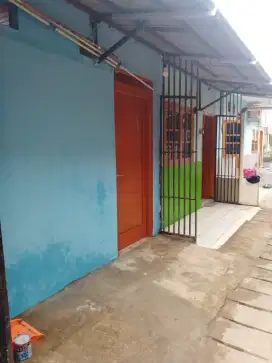 Rumah dilontarkan