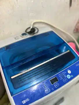 Mesin Cuci AQUA Second MURAH Jarang Pakai. 1 Tabung Top Loading 7kg.