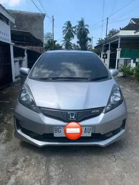 DIJUAL SANTAI HONDA JAZZ RS 2013 MT