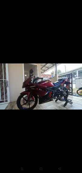 Ninja RR tahun 2012 warna merah marun