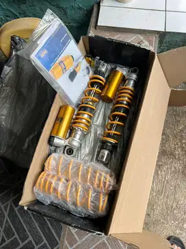 Shockbreaker Xmax Ohlins YA-740 Kumplit