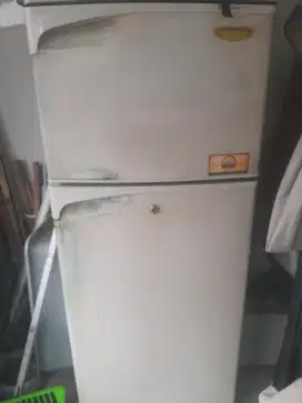 Kulkas legend sharp 2 pintu