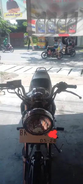 Scorpio hitam plat BK