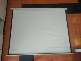 Layar / Screen Proyektor Gantung Merek World Screen