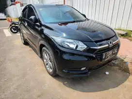 HONDA.  HRV. E.  AT. 17