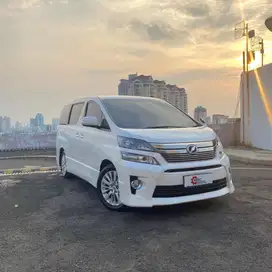 ( 33rb km ) Toyota Vellfire Z 2013 LOW KM