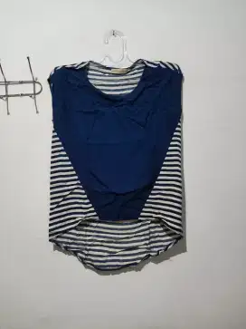 [Preloved] Baju Atasan Kaos Wanita Garis Garis Warna Biru