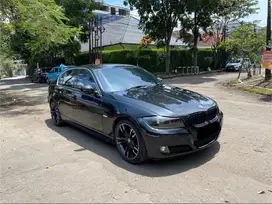 Dp 5jt - BMW 320i E90 LCI i-drive matic 2011 Hitam