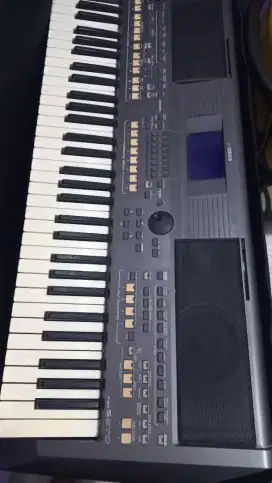 YAMAHA PSR S670