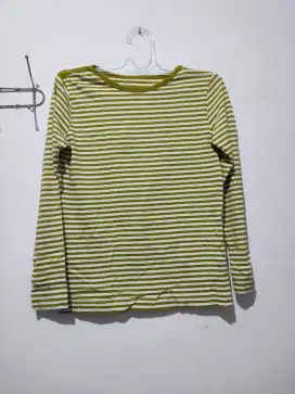 [Preloved] Atasan Baju Kaos Wanita Motif Garis Garis Warna Hijau