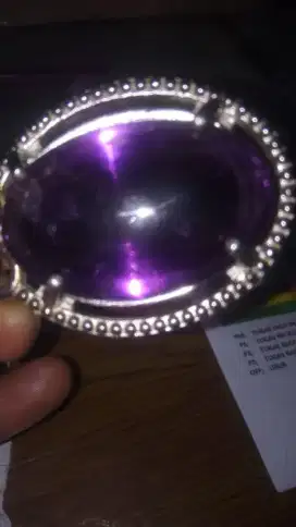 Liontin batu amethyst atau kecubung