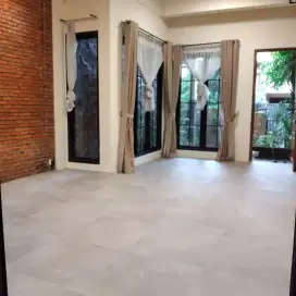 Disewakan Cepat!! Rumah Dalam Komplek Cirendeu Dekat MRT Lebak Bulus