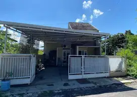 Rumah Cantik Siap Huni dekat Pasar Gentan