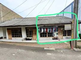Di jual kontrakan 2 pintu akses jalan mobil cimanggis depok.