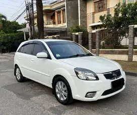 Dp 8jt - Kia Pride Rio 1.4 manual 2011 Putih