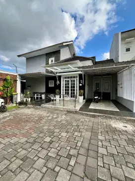 Jual Rumah Semi Furnish di Condongcatur dekat UGM Pakuwon Mall Sleman
