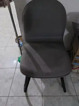 Kursi kantor masih oke